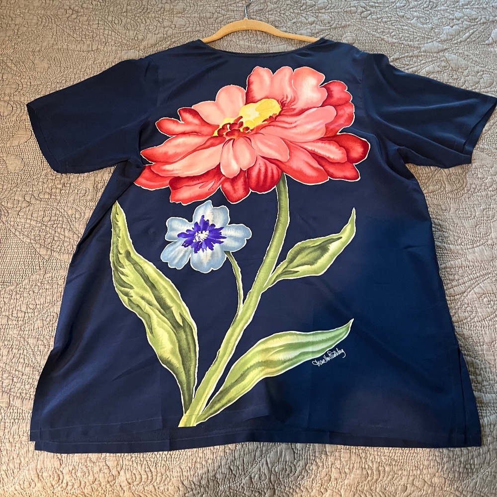 Diane Von Furstenberg Vintage Classic Silk Navy Blue Bold Floral Top, Medium